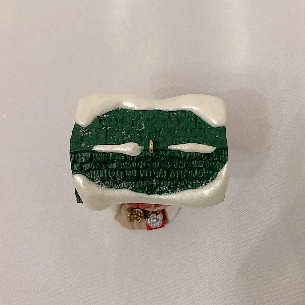 💚 Vintage Plastic Sweetheart Wishing Well Hallmark Keepsake Ornament